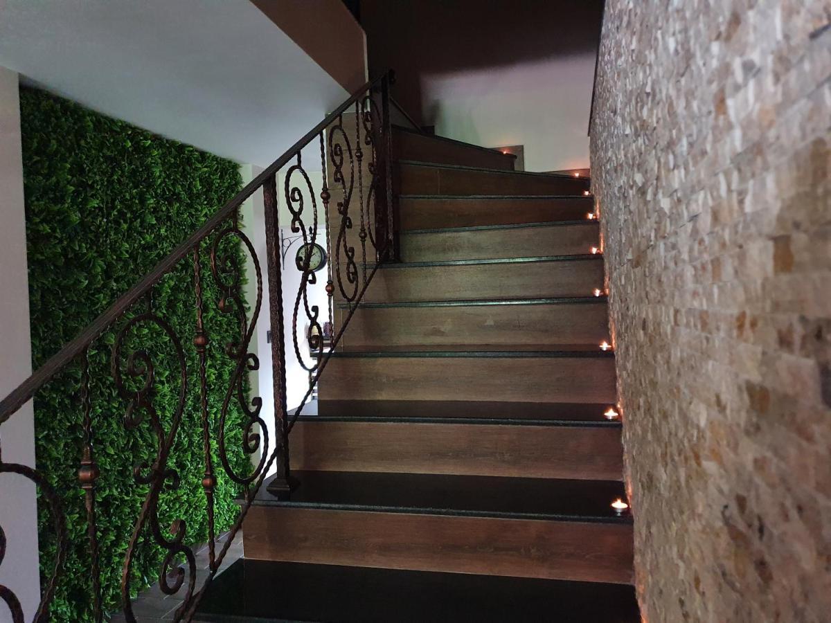 Kamelia Guest Rooms Kazanlak Exterior photo