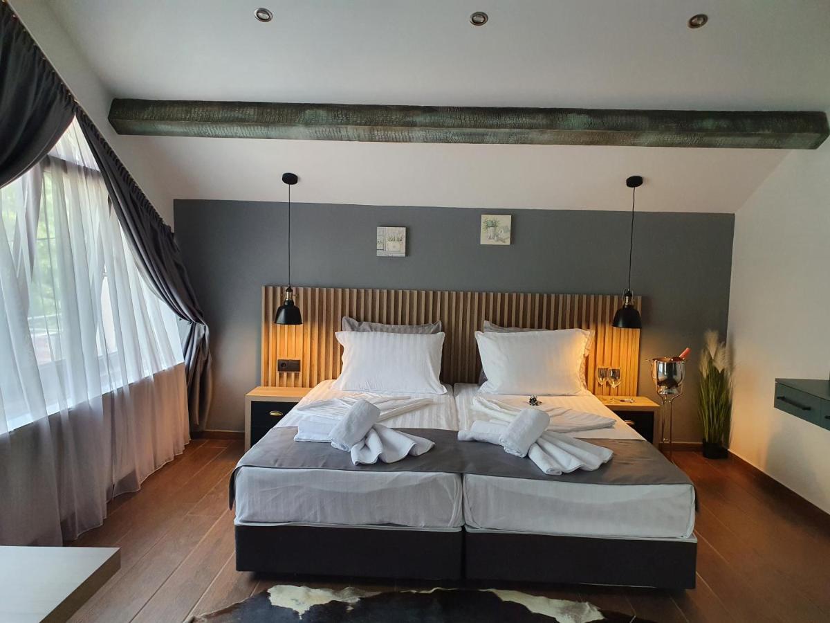 Kamelia Guest Rooms Kazanlak Exterior photo
