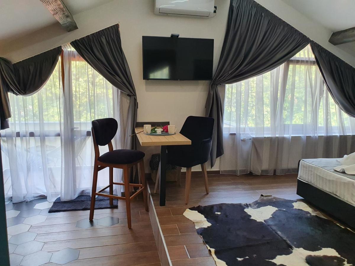 Kamelia Guest Rooms Kazanlak Exterior photo