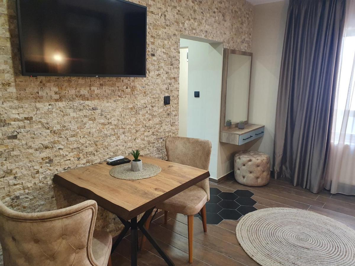 Kamelia Guest Rooms Kazanlak Exterior photo