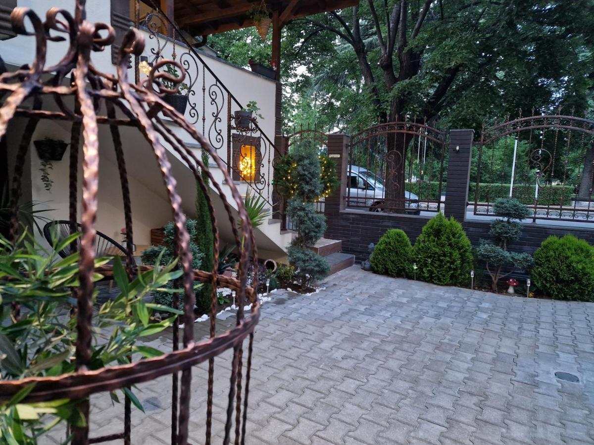 Kamelia Guest Rooms Kazanlak Exterior photo