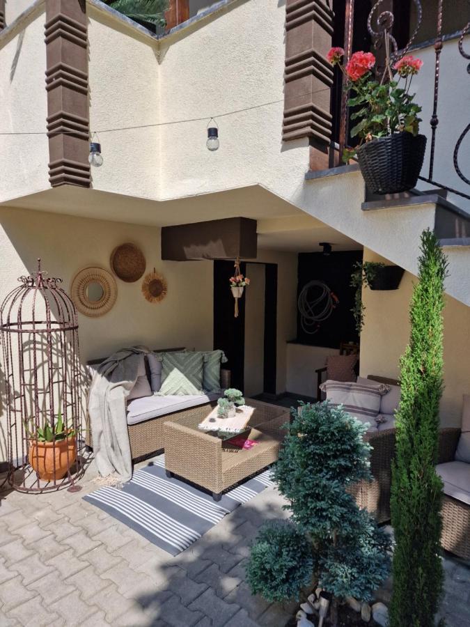 Kamelia Guest Rooms Kazanlak Exterior photo